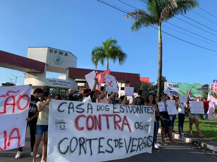 Estudantes da UFMA – Campus Imperatriz em GREVE