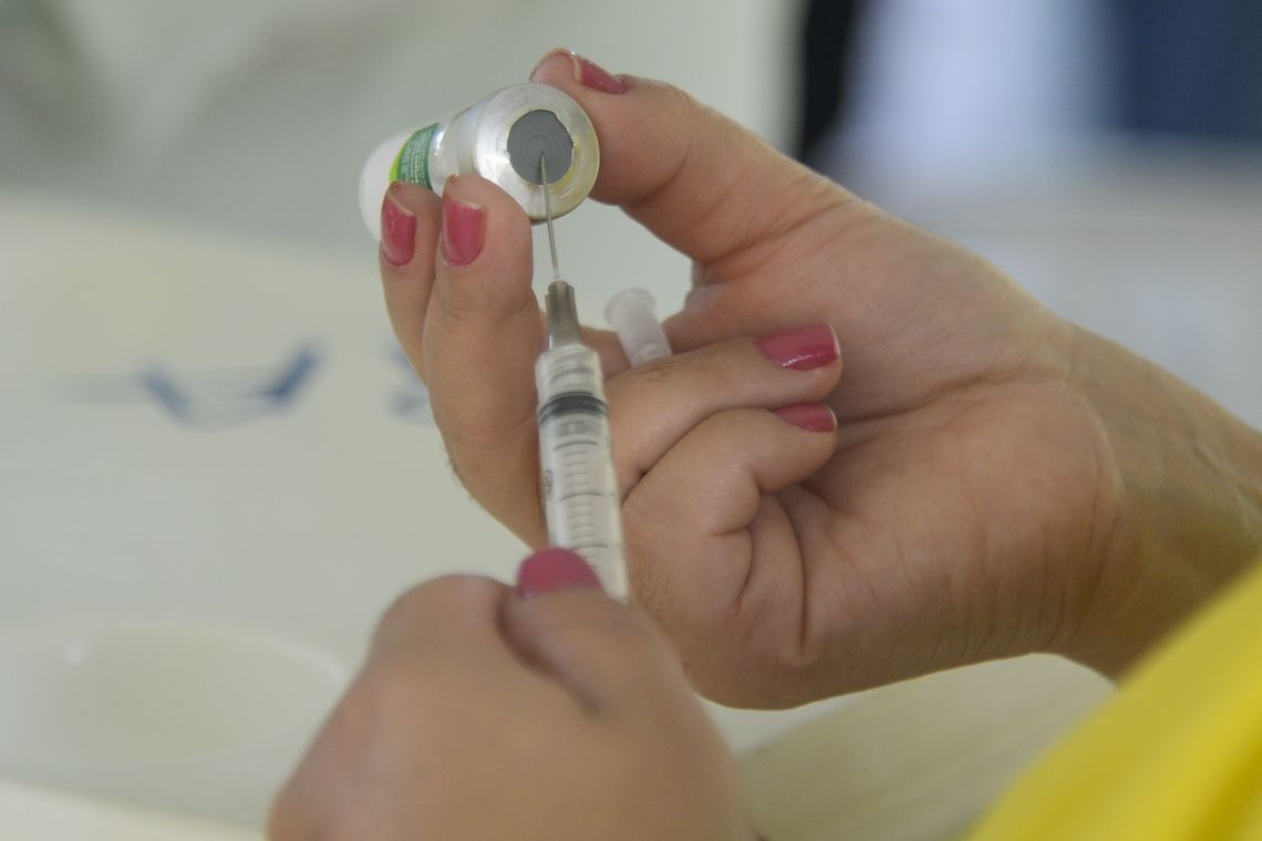 O Brasil tem 32,32% de vacinados com uma ou duas doses