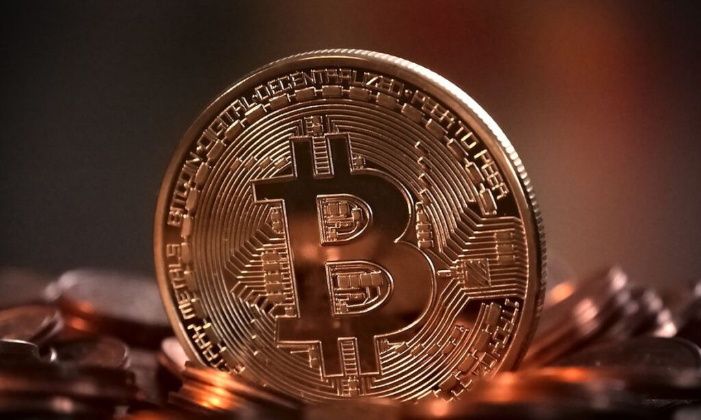 El Salvador se torna primeiro país a adotar bitcoin como moeda legal