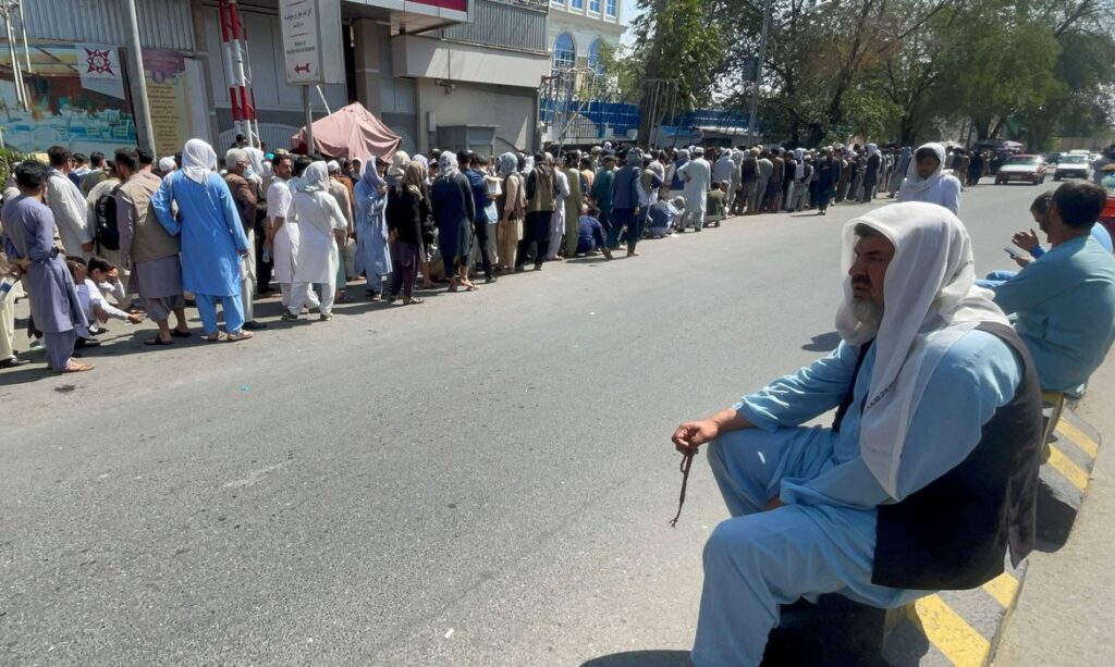 Talibã nomeia novo governo afegão em meio a protestos em Cabul